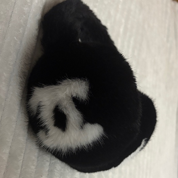 Chic Black Earmuffs with White Logo - Picture 3 of 3